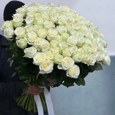 101 белая роза 60 см под ленту
