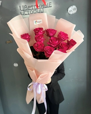 Гигант из 11 вишневых роз 70/80 см
