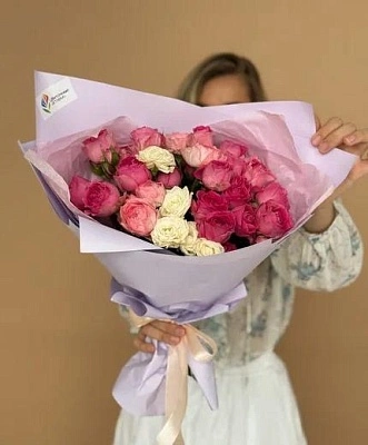 Букет "9 кустовых ягодных роз"