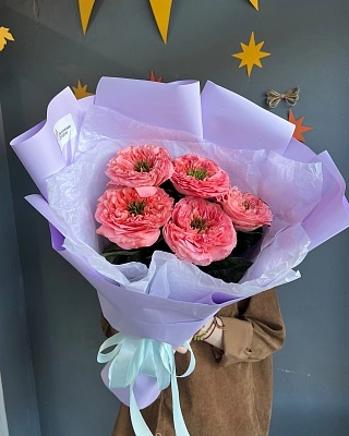 Великолепный букет из 5 пионовидных роз 50 см