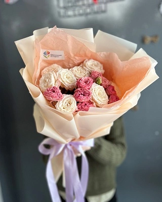 7 нежных кустовых роз