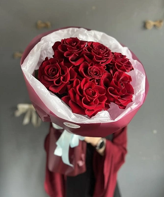 Букет из 7 бордовых ажурных роз 70 см