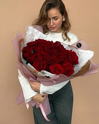 25 красных французских роз