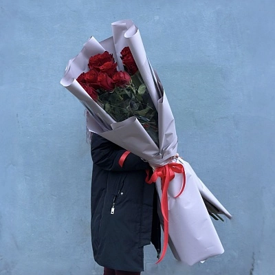 Гигант из 11 бордовых роз 120 см