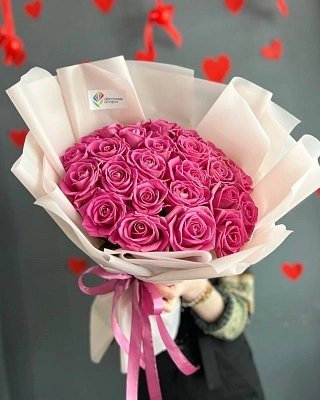 Букет из 25 розовых роз 40 см