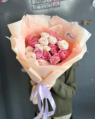 9 нежных кустовых роз